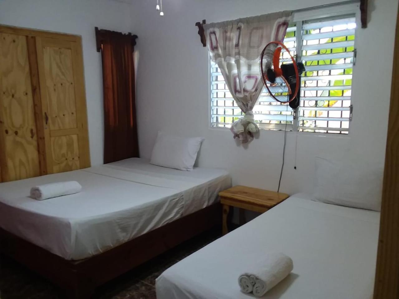 Las Galeras Island Hostel Room photo